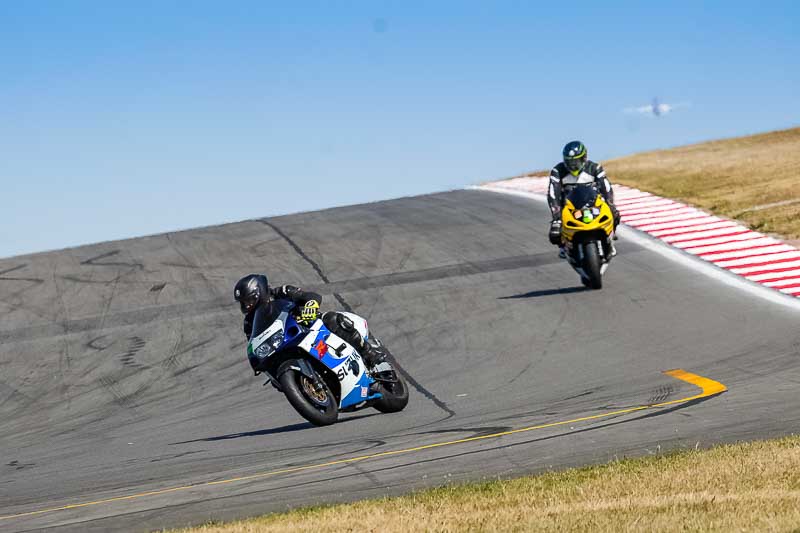 donington no limits trackday;donington park photographs;donington trackday photographs;no limits trackdays;peter wileman photography;trackday digital images;trackday photos